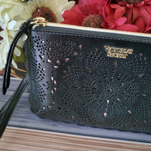 Victoria’s Secret Black Laser-Cut Wristlet Clutch Purse - Limited Edition - Picture 4 of 7